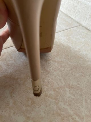 Zapatos de tacón Guess beige talla 35