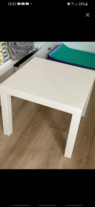 Mesa,dos sillas y juguetes.lote por 50€