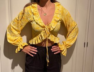 Blusa Zara Volantes Amarillo