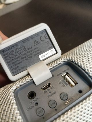 Altavoz Sony SRS-XB31 con RGB