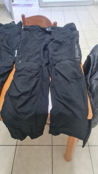 2 pantaloni moto + 1 paio scarpe moto
