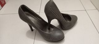 Zapatos de tacón grises talla 38