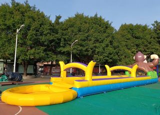 Hinchable acuático mono divertido