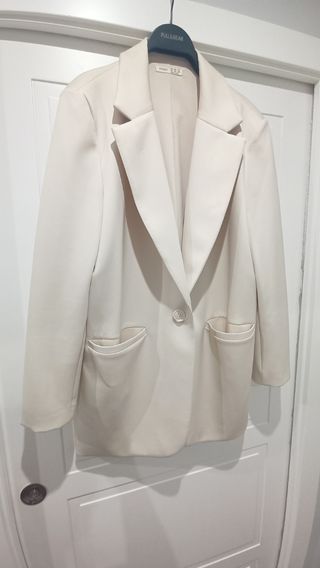 Americana Beige Oysho 

Talla M/L
