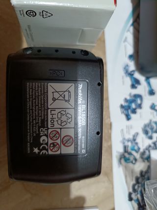 Caricabatterie Makita DC18RC + Batteria BL1850B