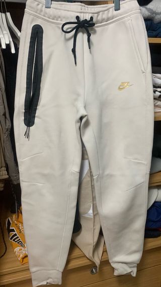 Pantalón Nike Tech Beige