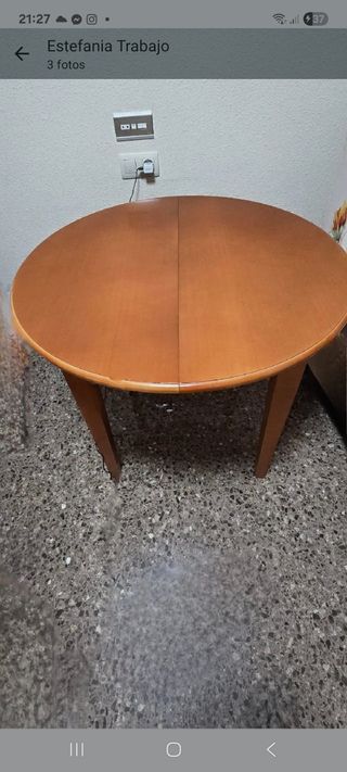 Mesa redonda de madera