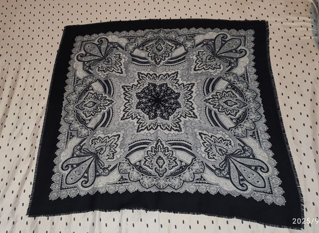 Mantón  antiguo Paisley Negro y Gris