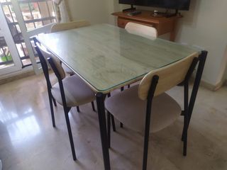 Conjunto comedor mesa y 4 sillas