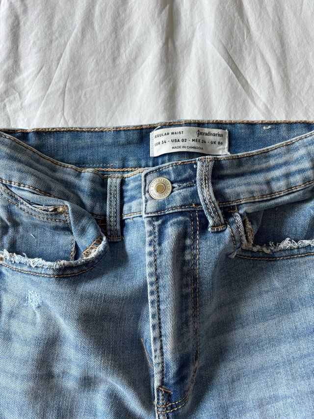 Vaqueros azul claro mujer