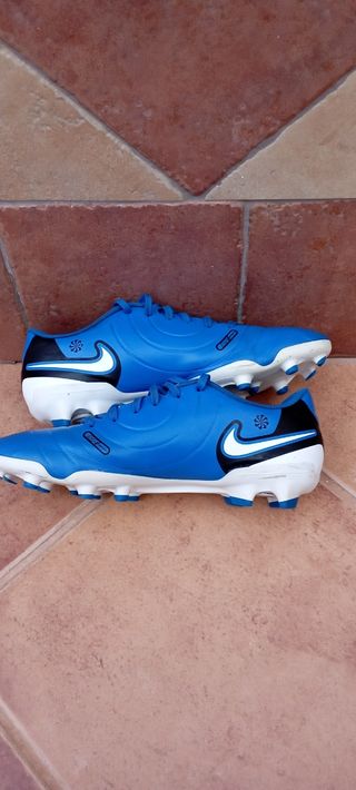 Botas de fútbol Nike Talla 43