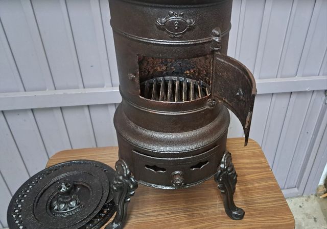 Estufa antigua de hierro fundido