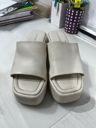 Zapatos Stradivarius plataforma beige talla 38