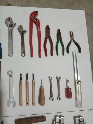 Lote de Herramientas Manuales Variadas