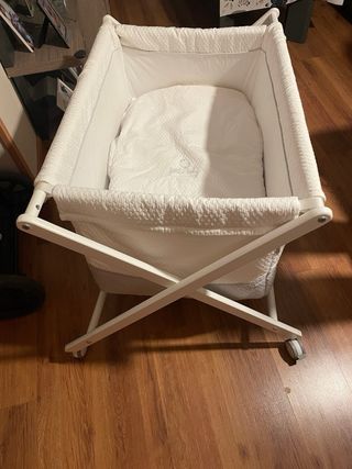 Minicuna poco uso con su caja original