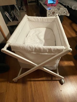 Minicuna poco uso con su caja original