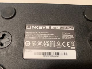 2 Switches de Red Linksys LGS105 y LGS108