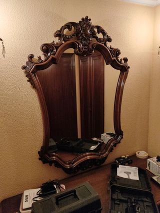 Specchiera in legno intagliato
