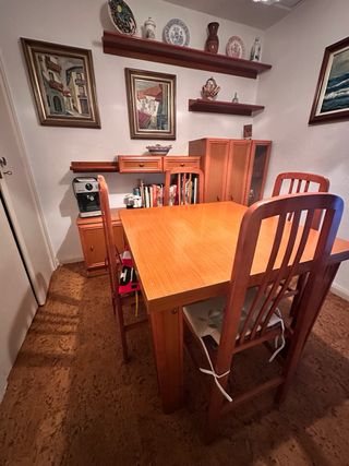 Conjunto de comedor y salón.
mesa plegable. 