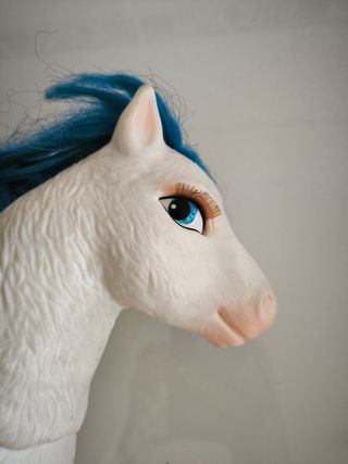 Pônei Nancy com Cabelo Azul