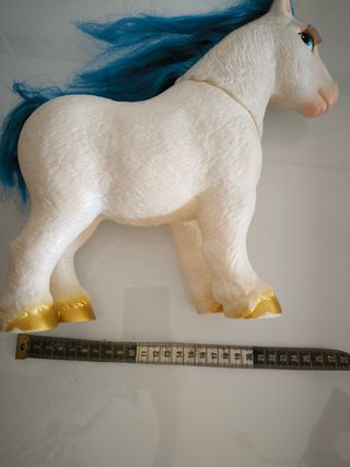 Pônei Nancy com Cabelo Azul