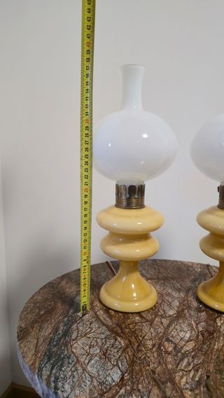 Par de candeeiros de vidro opalino