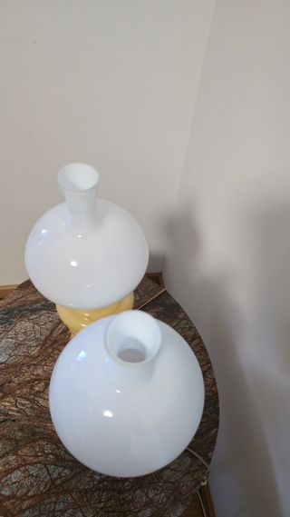 Par de candeeiros de vidro opalino
