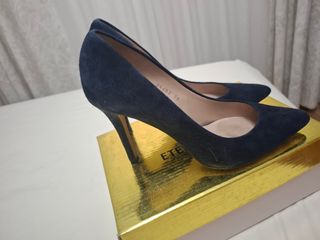 Zapatos de tacón azul para mujer