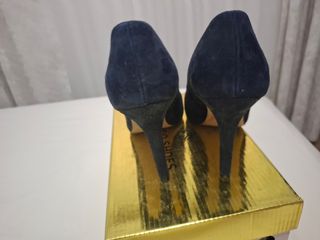 Zapatos de tacón azul para mujer
