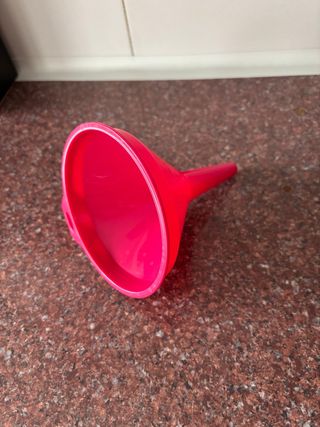 Imbuto da cucina rosso rosa