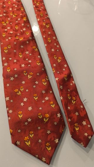 Corbata Nina Ricci Flores y Estrellas Roja, verde 