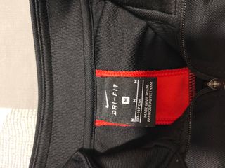 Chaqueta Chándal Nike Niño Negra y Roja talla M