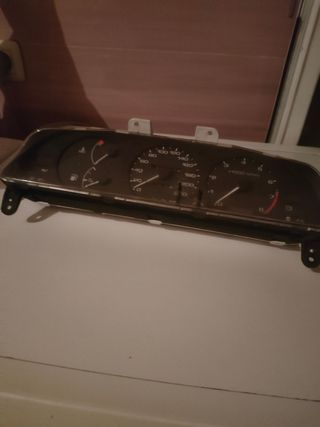 Cuadro de instrumentos Nissan Primera