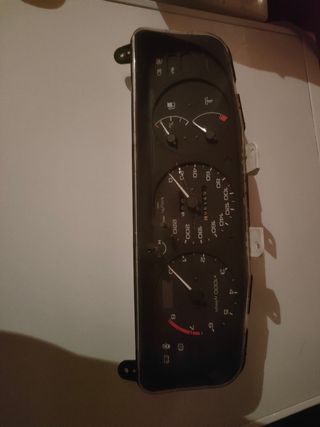 Cuadro de instrumentos Nissan Primera