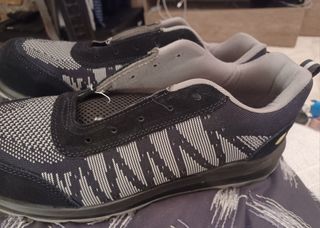 Zapatos de seguridad Beework negros y grises