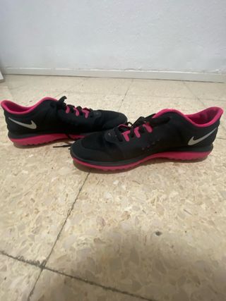 Zapatillas Nike Negras y Rosas