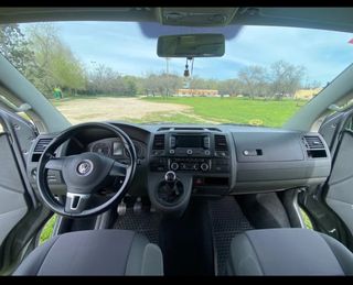 Volkswagen Caravelle 2012