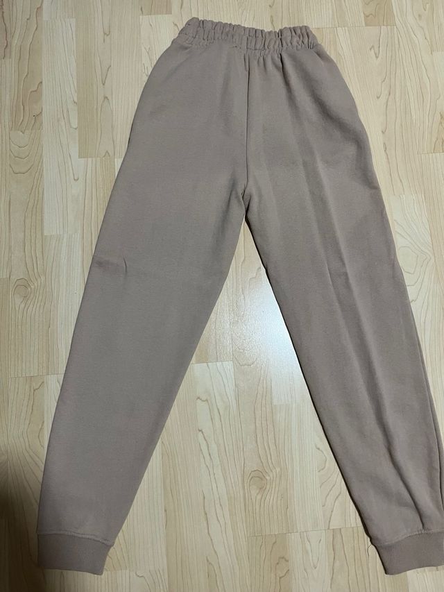 Jogger Bershka marron talla XS