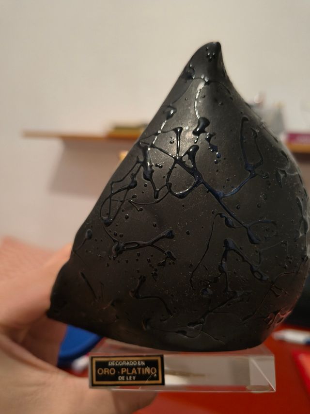 Figura in porcellana in oro e platino