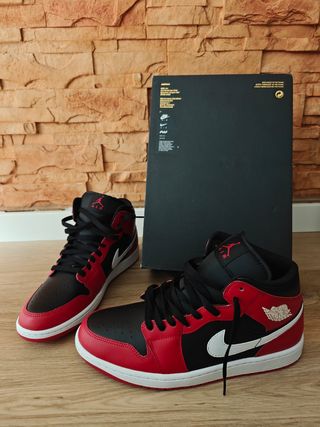 Air Jordan 1 Mid Negro/Rojo/Blanco Talla 44.5