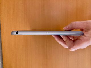 iPad Mini 2.a Gen + cargador y protector pantalla