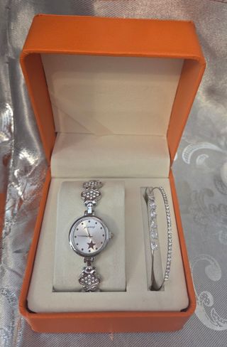Conjunto Reloj y Pulsera NUEVO con Estuche