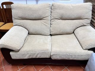 Sofá de 2 plazas beige y marrón