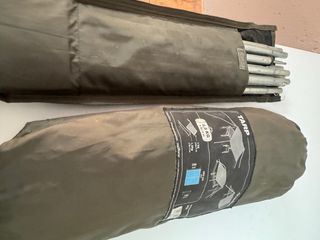 Toldo Tarp con mástiles y vientos
Tienda o furgo