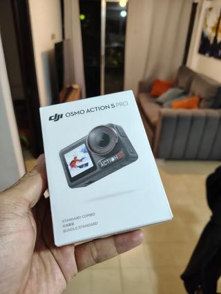 DJI Osmo Action 5 Pro + scheda mini SD da 512 GB