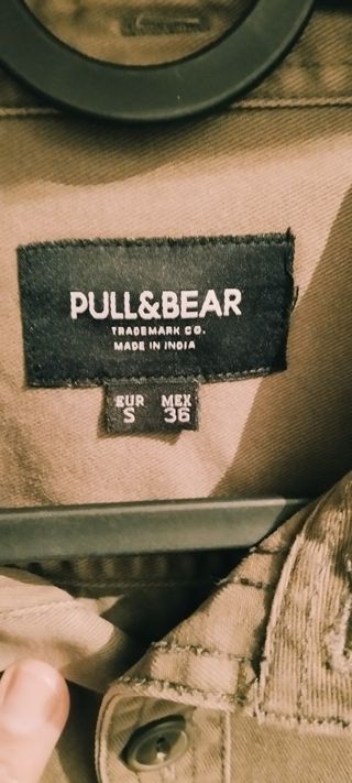 Camisa Pull&Bear verde militar