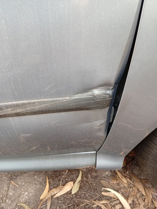 PARAGOLPE Y PUERTAS SKODA OCTAVIA AÑO 1998.