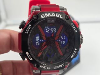 Reloj Deportivo Nuevo en Lata apto agua con luz.