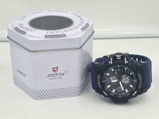 Reloj Deportivo Nuevo en Lata apto agua con luz.