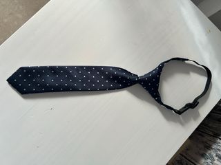 Corbata niño azul con topos